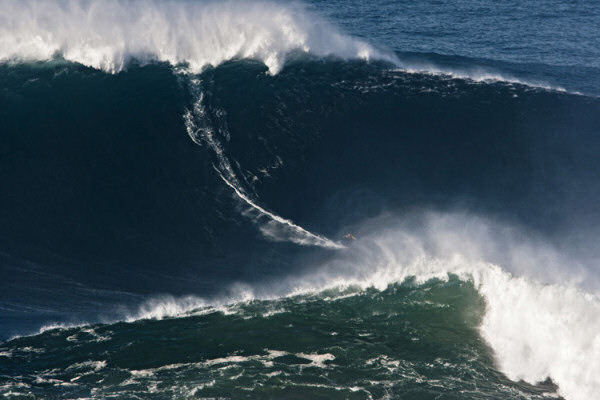 Garrett McNamara breaks world record